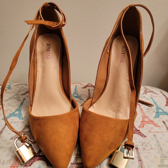 JUST FAB - Cinthya Tan heels - Picture 2 of 8